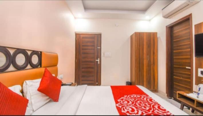 Hotel Roma Deluxe - New Delhi Railway Station Esterno foto