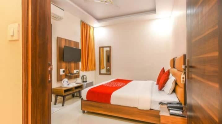 Hotel Roma Deluxe - New Delhi Railway Station Esterno foto