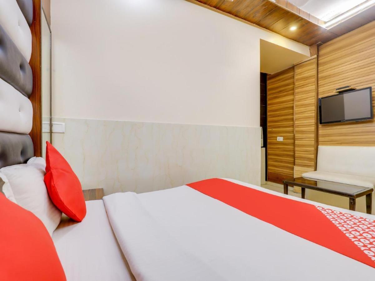 Hotel Roma Deluxe - New Delhi Railway Station Esterno foto